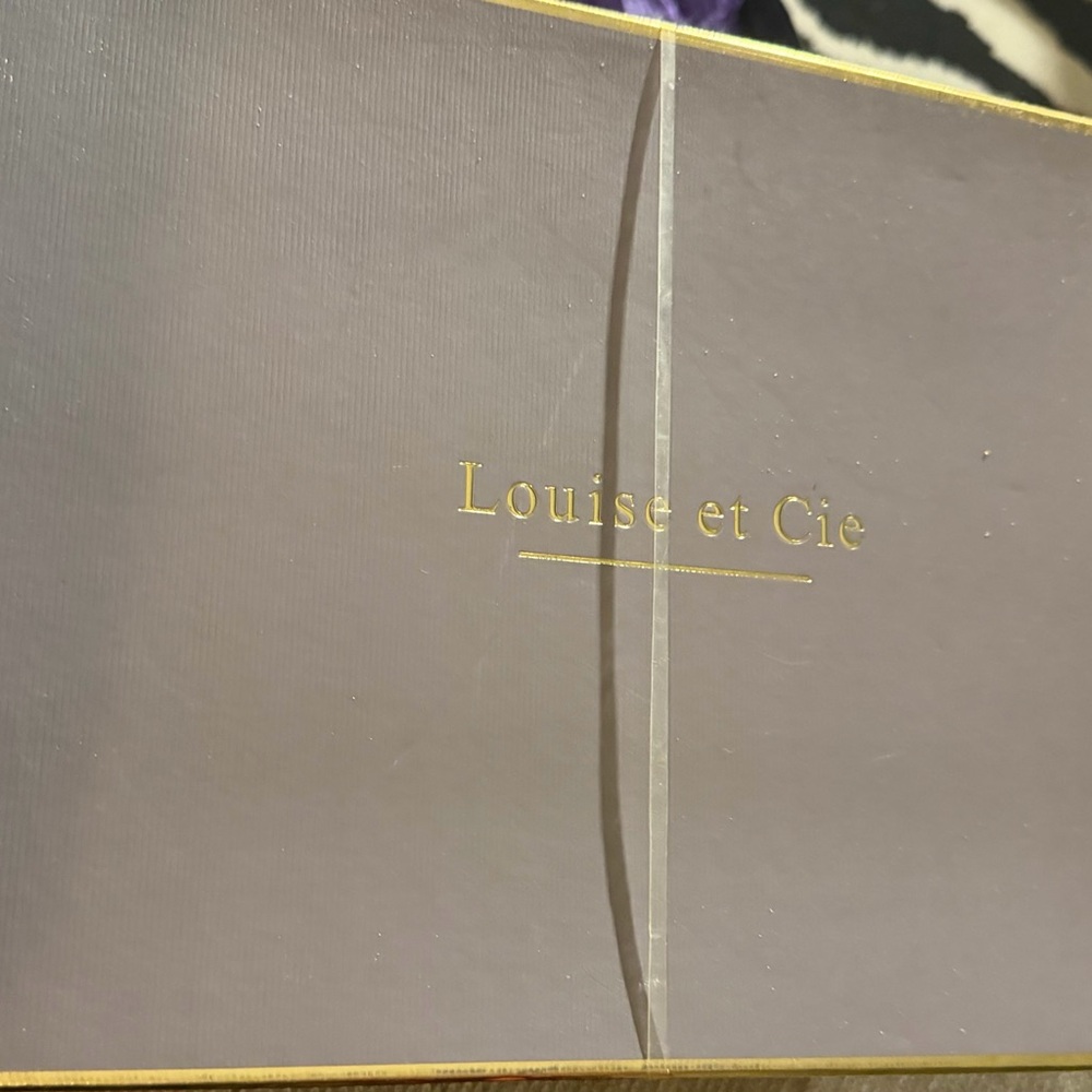 Louise et Cie Black with box